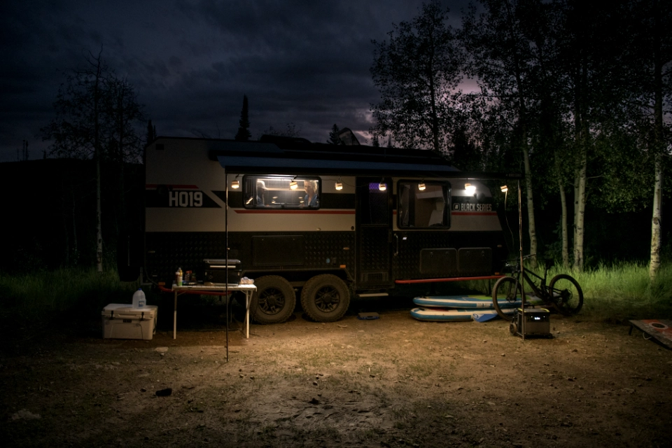 Promocja na oświetlenie Goal Zero z okazji Caravans Salon Poland