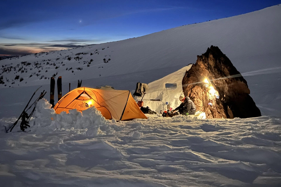 Zimowy biwak namiotowy Goal Zero